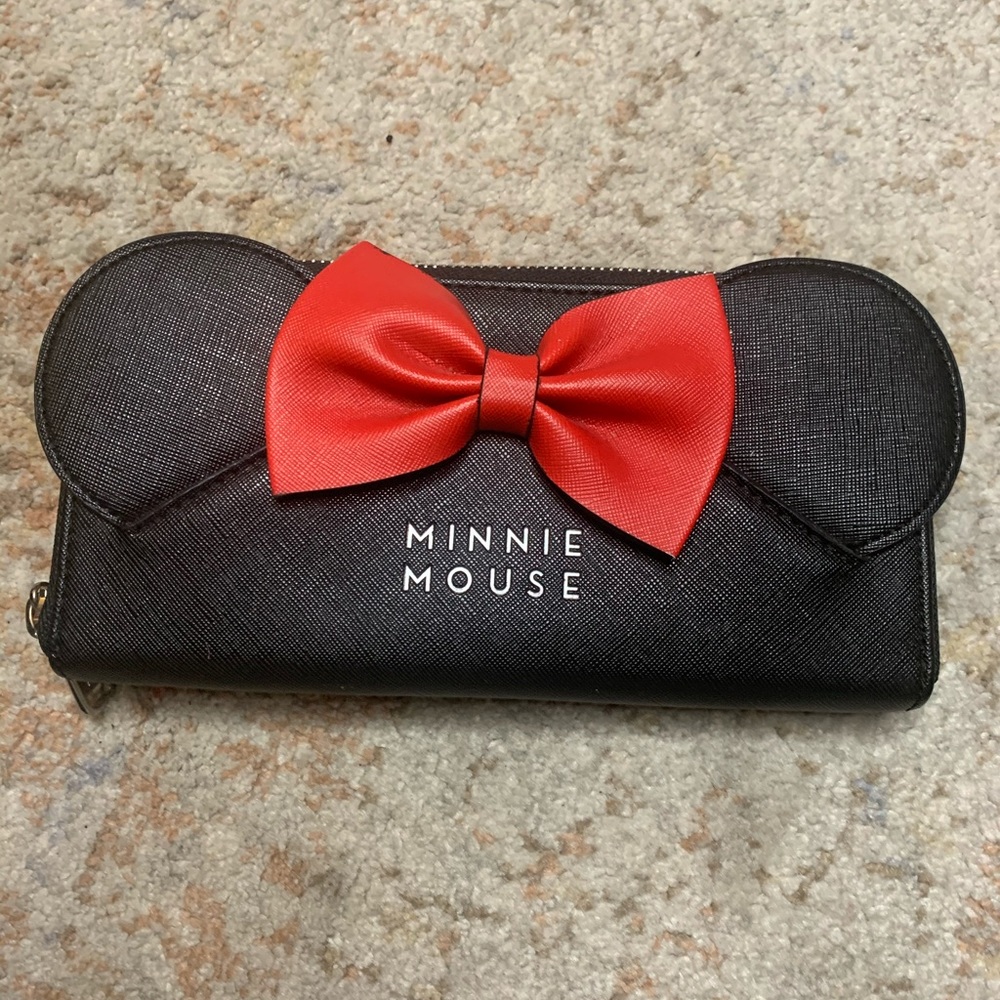 Minnie Mouse loungefly Disney wallet